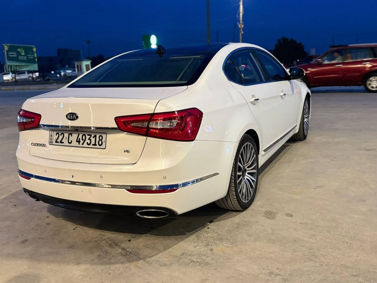 السلام عليكم كيا كادنزه 2015 خليجية
.رقم اربيل جديد

سنوية2027/7/2

سنويه ب اسمي تحويل شوكت متريد 
موصفات فول 

فول الفول مكينه 6 سلندر مكينه مفتوحه فقط من الأعلى 

سيارة كفالة فقط رش جاملغ امامي الأيمن والأيسر 

مكينه وكير حداديه وتخم تاير تبريد غرفه الف ماذب عليه خير من الله .............................

سياره نضافته 💯 بل 💯 شكد ما توقع نضيفه وجاهزه 

موصفات السياره 

بصمه ابواب وتشغيل 

بانوراما طكتين 

كشنات جلد

اناره داخليه مخفيه شركه

داخل ملكي للخير 

تدفئه  كشنات

قطعتين تبريد 

تحكم كشنات منفصل بل ابواب 

تحكم بيانو 

برده خلفيه كهربائيه 

بردات جانبيه خلفيه 

مري شفط نظام ترحيب

مري قلاب..............

شاشه كامره دواره 

عنده تقرب اناره داخليه 

فتح صندوق ذكي 

لدات خلفي 

حساس امامي خلفي 

نظام اصوات انفنتي 

لد مري جانبي 

حساس خلفي امامي 

يدات نيكل إشارات ترحيب جانبي 

دمام خلفي كولتي عالي 

دبل كزوو خلفي 

ويل كب 19 كرؤم......

------------------------------------------

مكان السياره
 واسط / الكوت .................
للاستفسار الاتصال او المراسله عبر الواتس آب 
***********
***********

السعر 135 وبيه مجال .................
