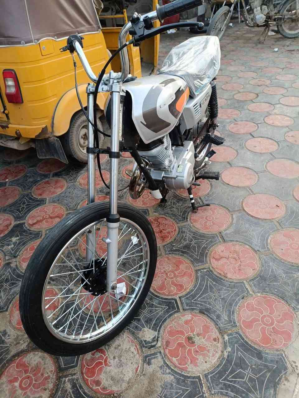 سلام عليكم دراجه لبيع مكفوله سعر 600 وبيها مجال لطيبين مكاني ميمونه ***********
