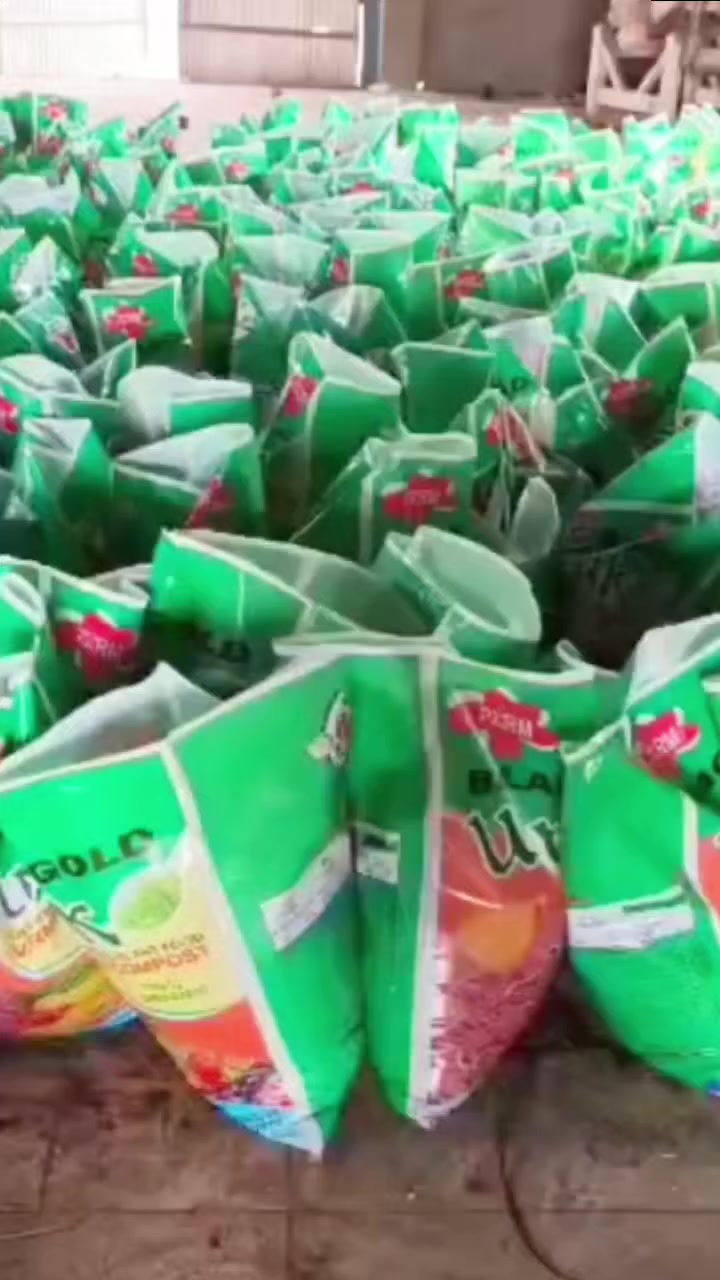 شركة أوروك للأسمدة العضوية والبرلايت
الجودة اللي يعتمد عليها كل مزارع ✨🌾
✔️ أسمدة عضوية أصلية
✔️ برلايت نقي لنتائج أفضل
✔️ يزيد الإنتاج ويقوّي التربة
✔️ مناسب لكل المحاصيل
مع أوروك… زرعك بأمان ونتيجته مضمونة 💚
📞 رقم الهاتف: ***********
🚚 توصيل لجميع المحافظات
