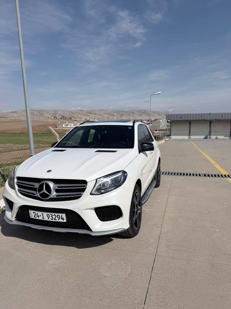 موديل 2016 السعر 225$بيها ثلاث قطع بولند وجاملغات  داخلة كلين هنا الحادث ايرباك راجع سستم شركة كات AMG فول سلايت عدا بانوراما العنوان بغداد كرادة رقم الهاتف ***********
