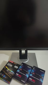 قطع نظيفة جدا للبيع السلام عليكم  للبيع بعض القطع من تجميعة كانت عندي ...