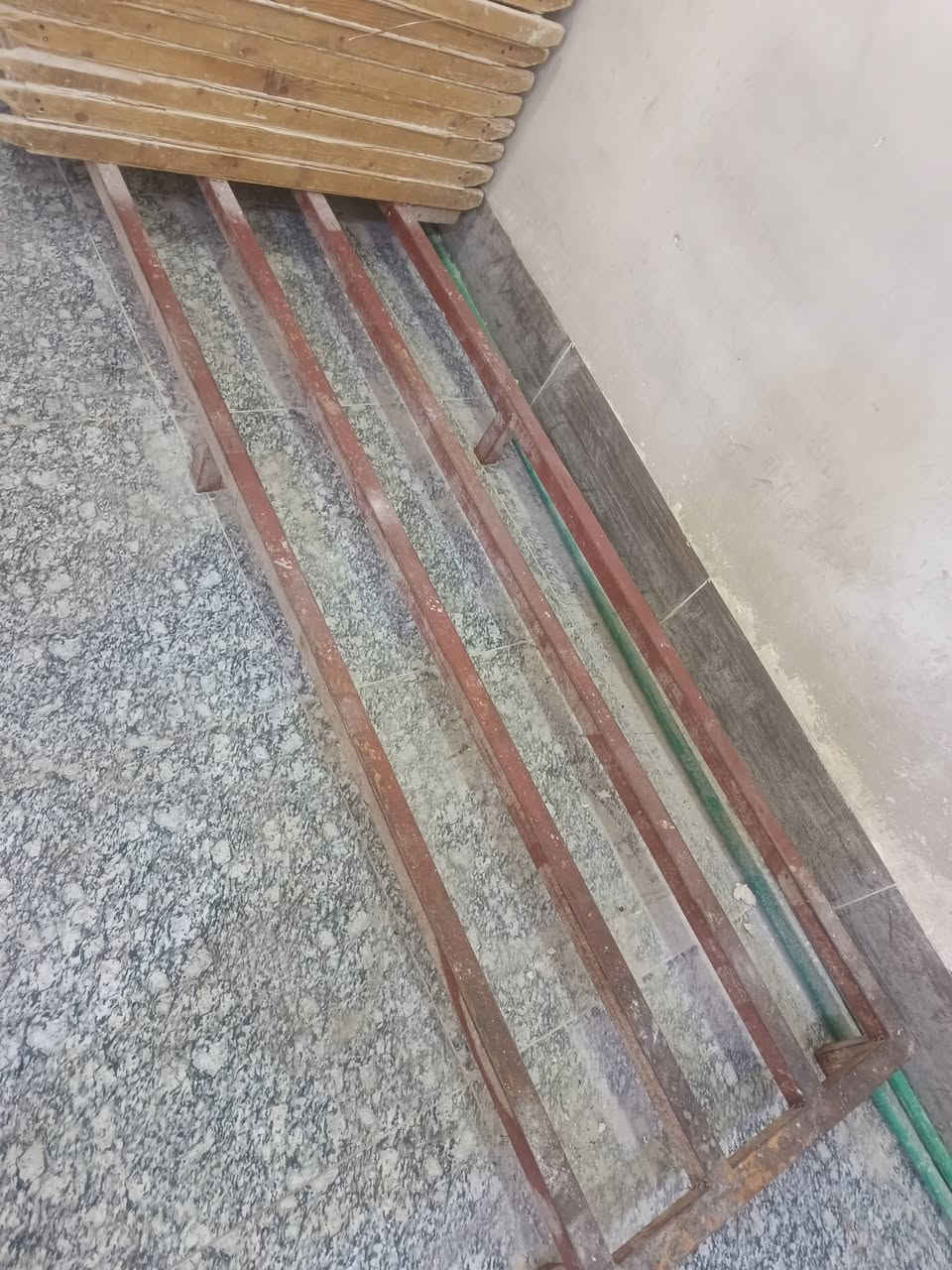 سلام عليكم البيع طاوليات عجانه غراض فرن كامله بغداد زعفرانيه ***********
