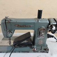 مكينة خياطة • شغالة • سعر خاص