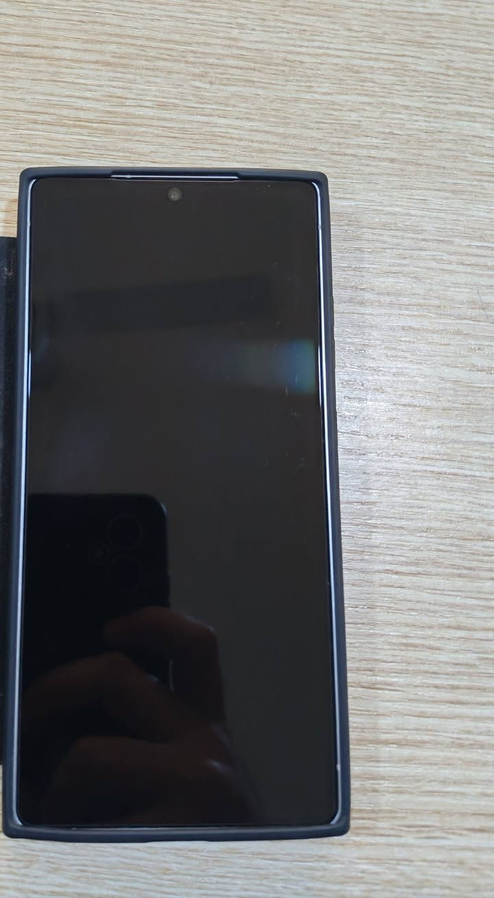 السلام عليكم S25 الترا ذاكره 1تيرا الجهاز نضيف جدا جدا الملحقات كامله السعر 1450 وبي مجال بسيط العنوان بغداد  للاستفسار خاص او الاتصال ***********
