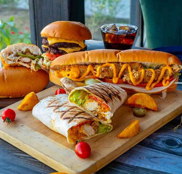 شيف غربي 

اختصاص 

أطباق بنواعه غربيه

اسناكات بنواعه 

الكنتاكي و المقرمشات 

البركر  بنواعه ع والطريقه  الأمريكيه الفحم 

المقبلات الباردة  بنواعه 

المقبلات

اجنحة

البيتزا بنواعه و الصاج الإيطالي 

الصلصات بنواعه أكثر من 12 نوع صلصه 

التتبيلات و البهارات كله اخبطه بيدي شي مميز و الصلصات شغلي ايدي 

اشراف عام ع المطبخ و الاداره المطبخ من ا إلى ي 

التواصل ع  ***********
