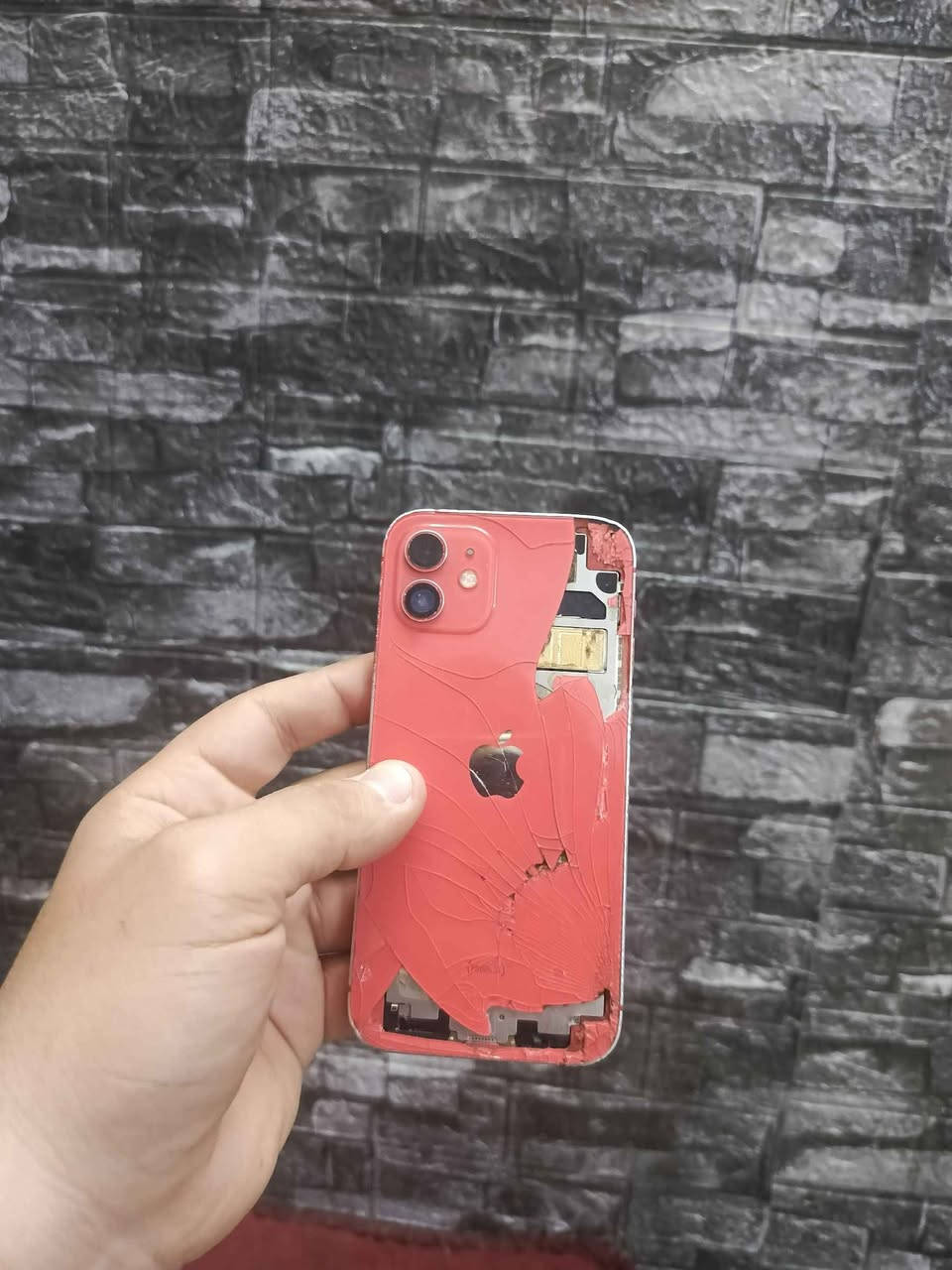 للبيع ايفون 12 عادي 

ذاكره 128

مستبدل كامرة اصلية من ابل تقره
و شاشة اصلية 

بطارية بلاد غير مستبدله 
نسبة 77%

سعر خاص او اتصال *********** السماوا, المثنى
