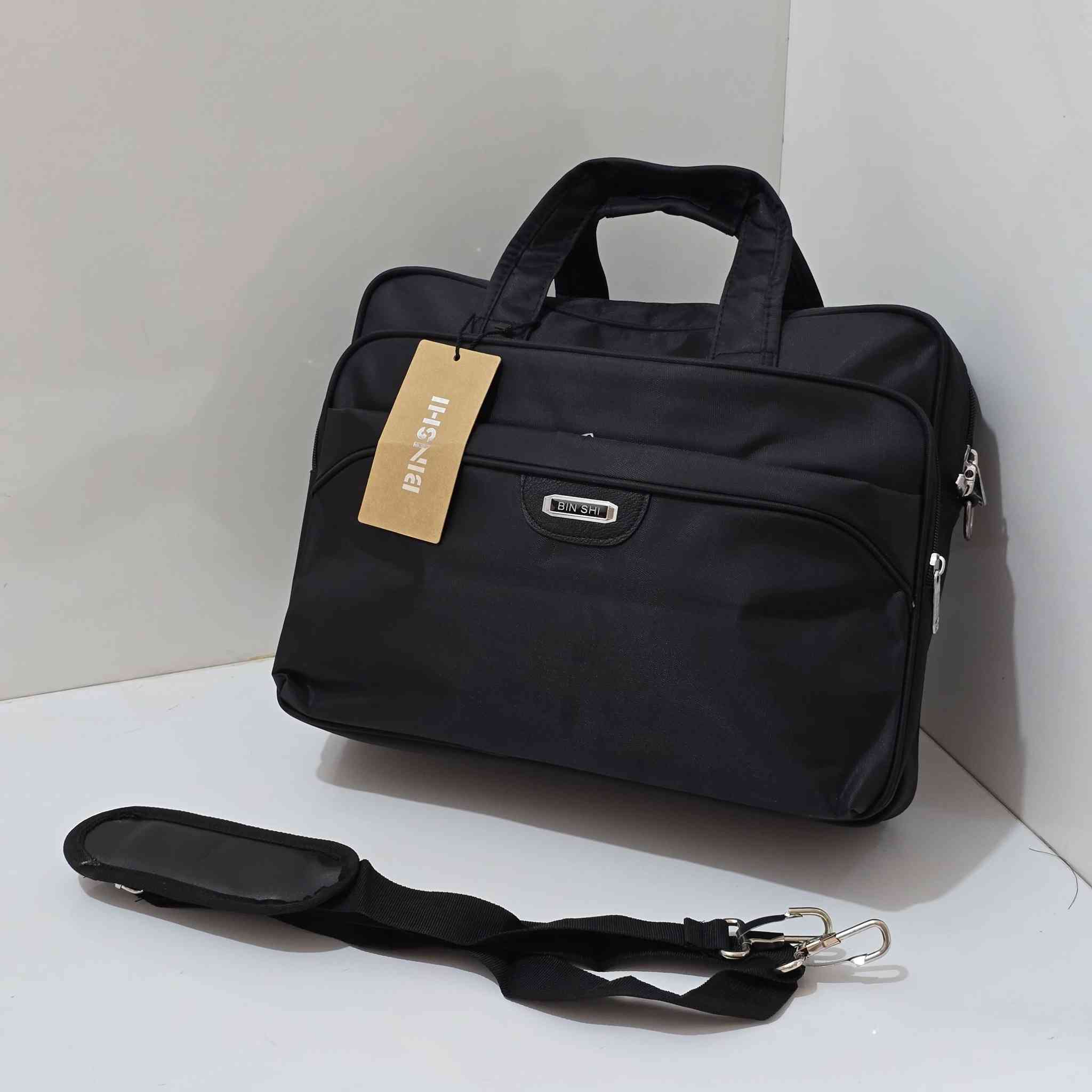 حقيبه لابتوب موظفين كافه رجاليه نسائيه السعر #ب١٧ الف فقط ✅️✅️✅️
توفرت من جديد لكثرة طلبات زبائنا الكرام 
اسود فقط 🔥🔥🔥🔥

 ❤❤❤

#اذا_حبيتي_تكون_اطلالتج_مميزه راسلينا ع البيج 
او الاتصال ع الرقم ✅️***********✅️

  #التوصيل لكل محافظات العراق(٥) الف فقط 
  #التوصيل لمحافظة بابل (٣) الف فقط

#توجد_خدمة_توصيل_المسيب_وكافة_محافظات_العراق

#ملاحظه المحل حقائب نسائيه وملابس أطفال واكسسوارات داخل المحل 🔥 يارزاق 

العنوان ازياء الورود بابل_مسيب_شارع المستشفى مجمع مضر النجار
 #مقابل مجمع ريحانه للأقمشة 
#مجاور دكتوره علياء النسائيه 
#مجاور احمد للموبايل 
رابط قناتنا ع التليكرام  https://t.me/alwrood996

رابط صفحتنا ع الانستغرام https://instagram.com/alwr.ood9?igshid=ZGUzMzM3NWJiOQ==    تشرفونا وتنورونا
