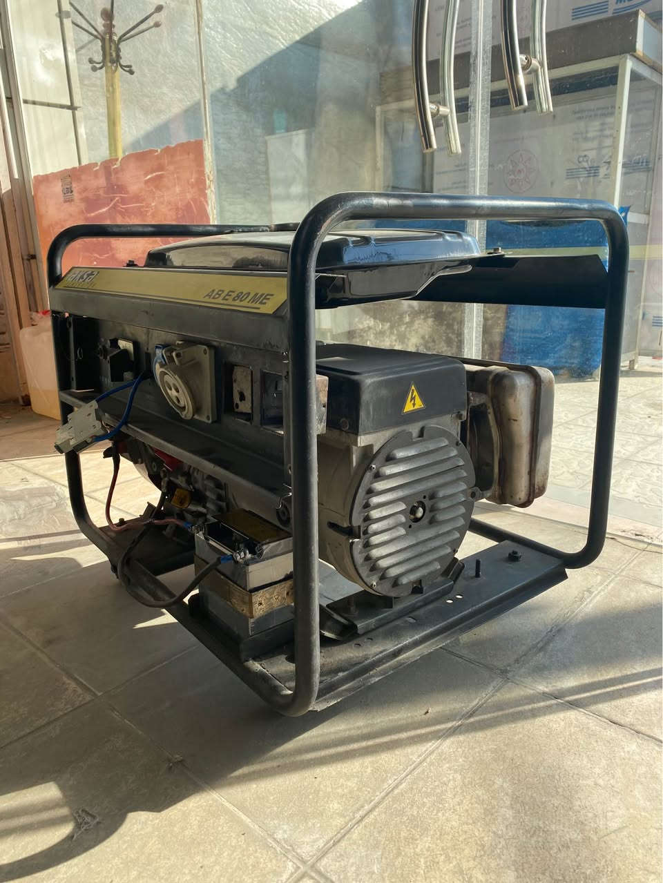 مولد كهربائي 30 أمبير بنزين للبيع 350$
رقم موبايل *********** أربيل, العراق
