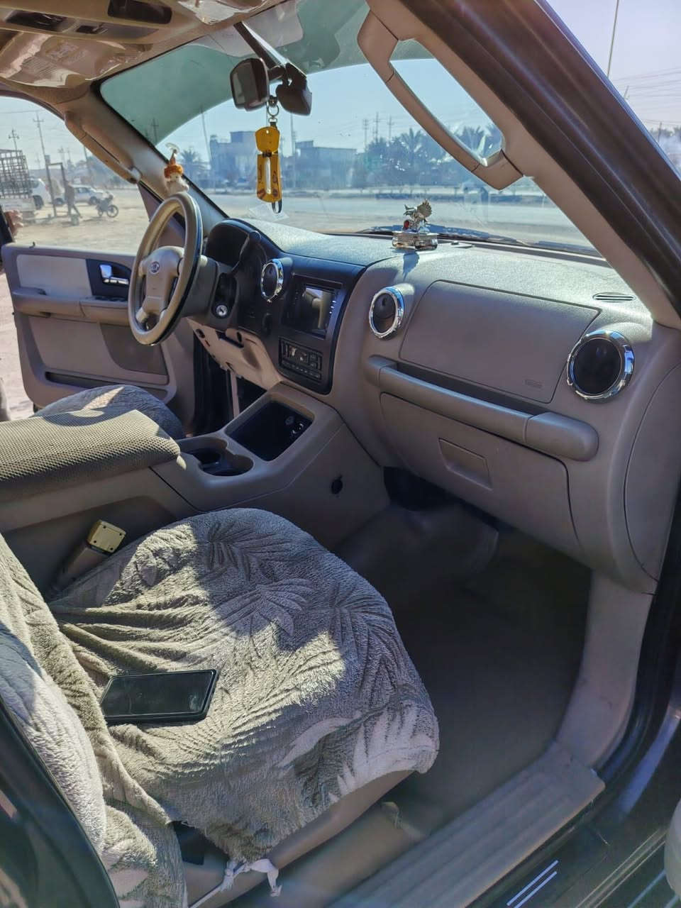 للبيع فورد اكسبيدشن رقم بغداد  موديل ٢٠٠٦صبغ حزام بدون حادث مكينه وكير كله جديد تبريد تدفئه كهربائيات كله شغاله منظومه غاز السعر ٨٥ وبيه مجال ***********
