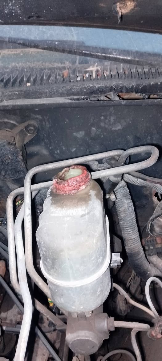 السلام عليكم عندي سياره جبسي موديل 99 مكينه 3.5 وجير 1000 رقم الماني بغداد سنويه عظماج عنواني بغداد عندي حرق بيها بالضفيره رقم تليفوني سياره مناسبه من 25 لفوق ***********
