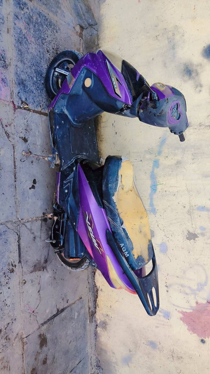 السلام عليكم دراجه للبيع شغاله محرك حلو وناعم دراجه نقره كوت شارع النفط سعر 200 وبيها مجال
***********
