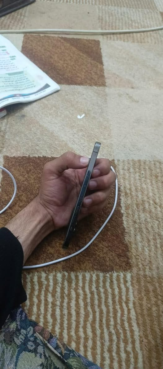 السلام عليكم اقرأ المنشور قبل لا تراسل 
آيفون ١٢برو ماكس نورمال
لون اسود
ذاكرا ١٢٨
دبل سيم
جهاز فقط مصعدا بطاريتو حتى رساله ما بيها
جهاز وضع شركه ما مبدل بي شي ابد 
فقط فجاه راحت0.5ولباقي كلو شرط
جهاز نورمال مكفول من كلشي بس الكامرا x0.5وكفت
تواصل خاص أو تسأل عل رقم ***********
***********
