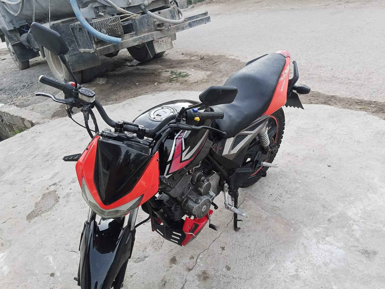 السلام عليكم 
الحلال للبيع كلدن مديل ٢٠٢٠
 اوراق كامله مكمله الدراجه ما بيها نقص 
كامله مكمله بايت اشاير 
العنوان.  /. كنعان 
السعر : ٤٠٠ وبيها مجال
***********
