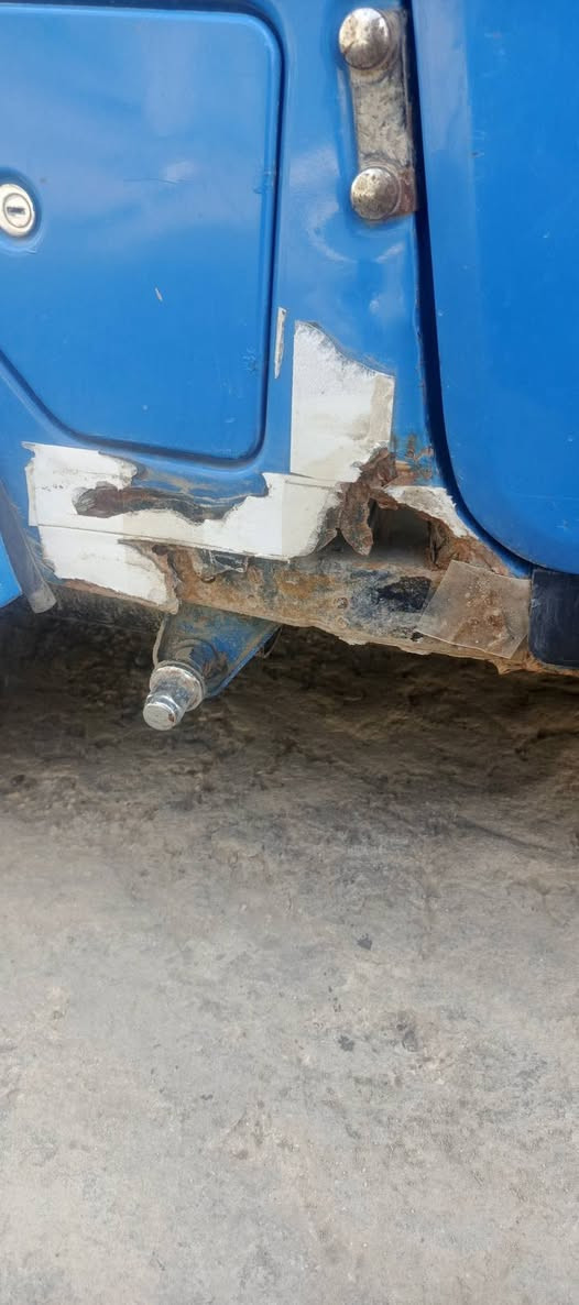 السلام عليكم تكتك للبيع مديل 21 شهر ال10 اوراق صادق او خالد تجي او تشوف بعينك بيه خياسات بس خير من الله المو شراي لا يتعبني السعر 7400 او بيه مجال بسيط العنوان بابل الحمزه الغربي للستفسار{***********}
