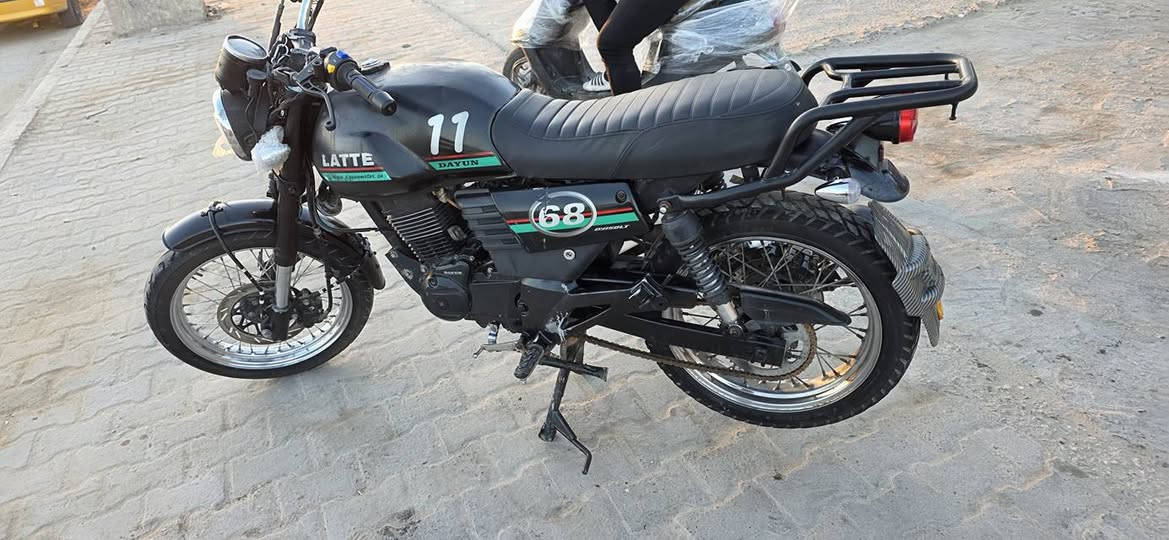 سلام عليكم شباب دراجه لايتي للبيع مديل 20 طالعه بل 21 اوراق اصولي دراجه مكفوله مكينه 200 مكاني كربلاء كنطره السلام سعر ب مليون وربع وبيه مجال ***********
