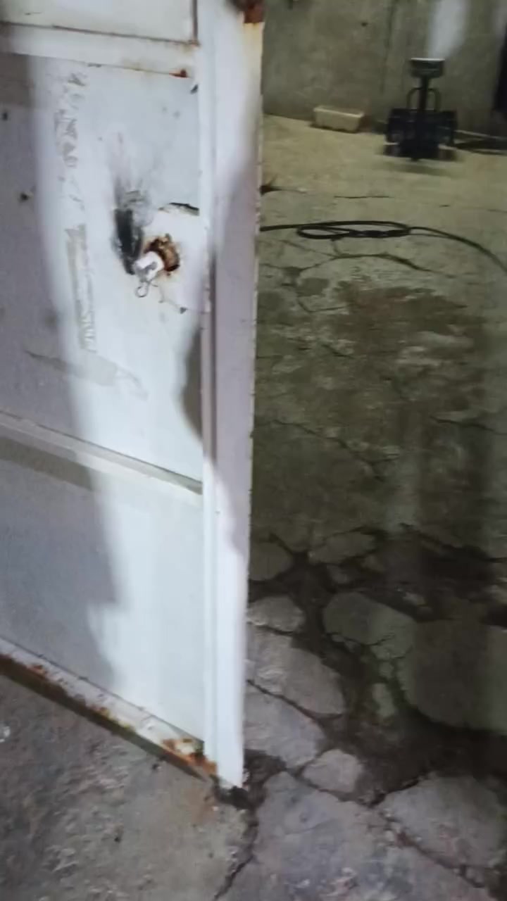 السلام عليكم بيت للايجار كراج حديقه صاله مطبخ خدمات هول ترك جانبي وترك خلفي غرفتين نوم العنوان الملحانيه الشارع التجاري مقابل اسواق فلس ونص الاتصال ***********////***********
