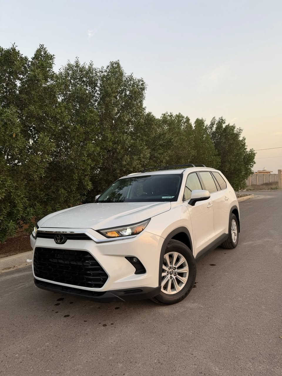 تيوتا كراند هايلندر  2025  هايبرد
مواصفات xle AwD

ماشيه 8000 كيلو اخت الزيرو  السياره دخول جديد الى العراق 

 7 راكب 

بدون رقم فحص تترقم بغداد و باقي محافظات

مواصفات 

شاشه كبيره

كامره 

بصمه  

الاربع بيبان بصمه 

دخول ذكي 

رادار امامي 

رادار خلفي 

رادار جانبي 

نقطه عمياء 

جلد 

تدفئه كراسي 

كراسي كهربائيه اماميه تحكم  

ثلاث قطع تبريد 

منفذ شحن ٦ مكانات 

شحن 
‎صندوق كهرباء 

وضعيات قياده ايكو سبورت نورمال نزول منحدرات  
‎4 ويل 

بردات خلفيه 

السياره جديده جداً  

السعر34500$ وبيه مجال

حادث تبديل بنيد و صبغ نصف جاملغ ايمن داخل تصليح بسيط تعديل 

رقم *********** هم اتصال عادي هم واتساب بي .
