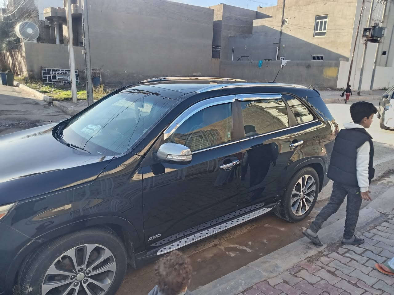 السلام عليكم سورنتو ٢٠١٤ أمريكي فوال مواصفات تحكم ستيران فوال حساسات خلفيه ثلاث بصمات مري شفط تدفا كشنات جلد وكرسي كهرباء بنوراما محرك ٦سلندر gdi. ٧ راكب بيه مواصفات هواي   بيه صبغ ٤ قطع   سعرها ١٣٥   واذا اكو مروس أقل منه يرهم كلشي بسعر. ***********
