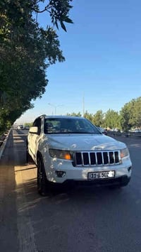 جيب لاريدو      2012 حادثه باب جنب السائق /باب خلف السائق  كير  مكينه ...