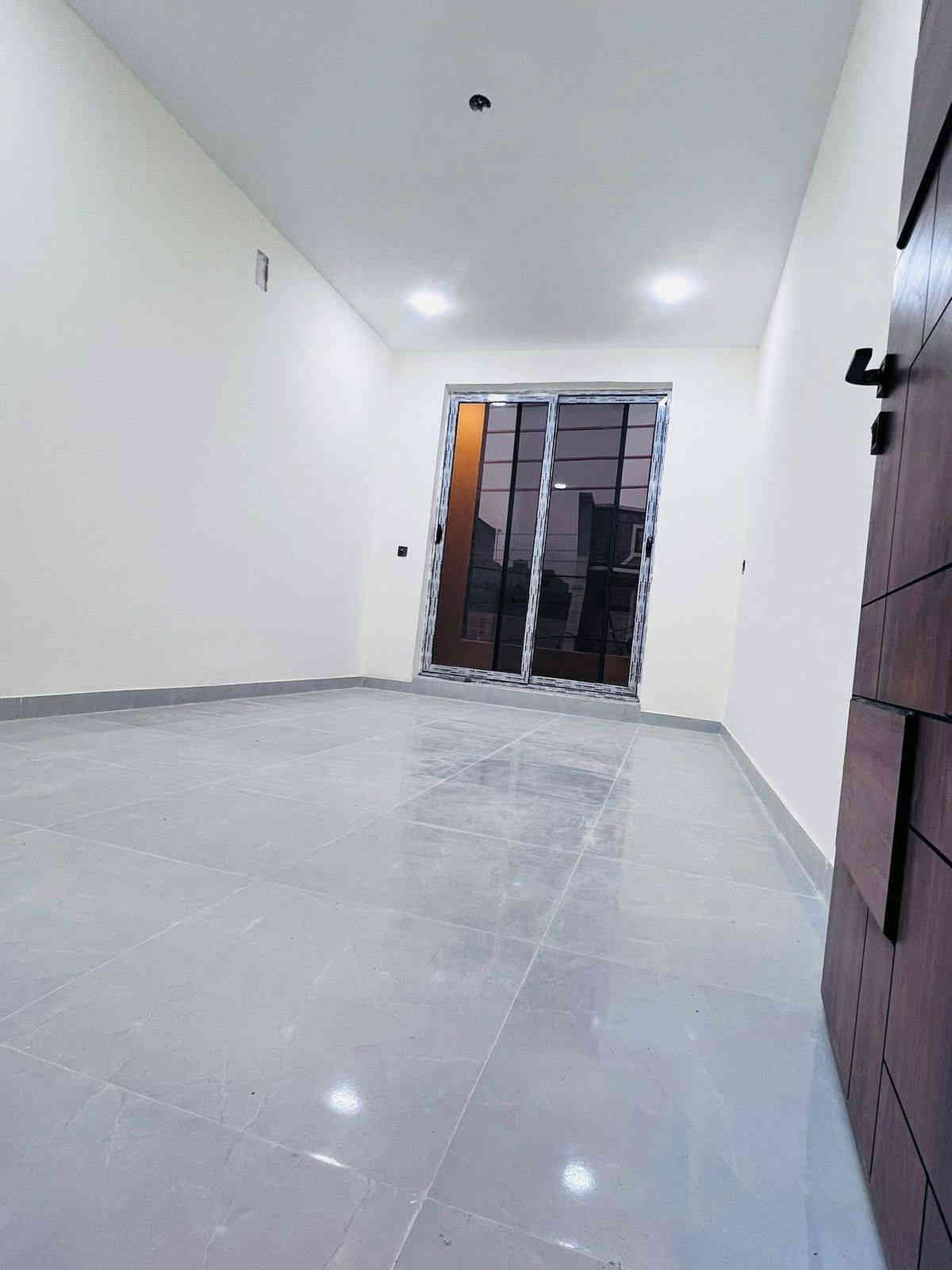 مساحه الدار الواحد /55 متر ======@

الواجهه /6/ متر /النزال /9/ متر 🔥

يحتوي الدار الواحد ع = (3) غرف نوم +صحيات عدد (2)

+استقبال + مطبخ + مناور

سنه البناء 2025 زيرو 😍

العنوان حي الجهاد / ديوان الضباط خلف الاربع شوارع مباشر

موقع مميز

الاستفسار *********** مكتب الشهم للعقار 🏫
