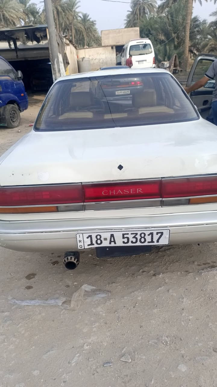 شيزر مديل 1990رقم دولي ب اسمي سنويه ل28 
كفاله من الكص وكافة الاصوليات وماعليها ولا ربع
سياره نضيفه مكينه وكير وحداديه كفاله
دواخل مدوشمه وبچيس تخم تاير كهربايات كلها شغاله سياره مال جناي كبل لشارع ماناقصه برغي لتواصل ***********
 السعررر.  (        38      ) العنوان نجف كوفه
