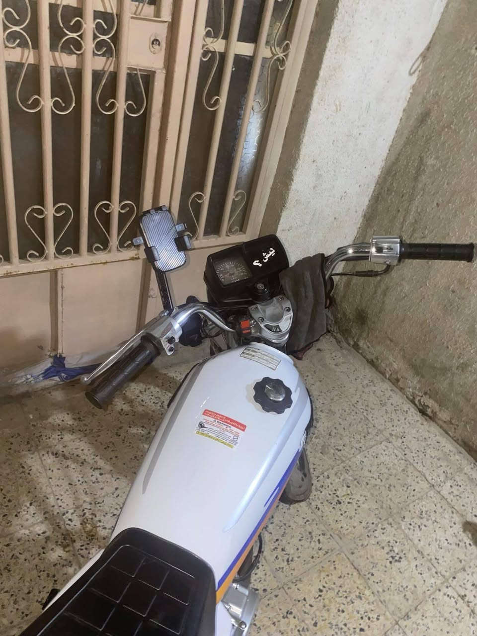 للبيع 700 وبيها مجال
***********

