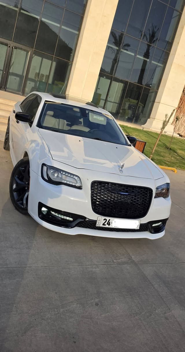 اوباما 2017 C
6 سلندر تو ويل 

بانوراما 
داخل عسلي 
كشنات تدفئة وتبريد 
بردة خلفية كهربائية تنزل مع البك 
شفتات
تحكم ستيرن كهربائي 
تشغيل عن بعد 
ستيرن تدفئة 
مرايات تعتيم
كشن خزن ميموري 
ويل 20 مال 2023 مع تايرات جديدة 

السيارة بالواقع احلى من الصور 
بيها كتاب تظليل 
هواي مصروف عليها 
رقم وهزة وسنوية كله جديد

وارد كندي داخلة كلين 
بيها قطعتين صبغ 

السعر : 225 وبيها مجال 
مكان السيارة دهوك 
***********
***********
اتصال أو واتساب
