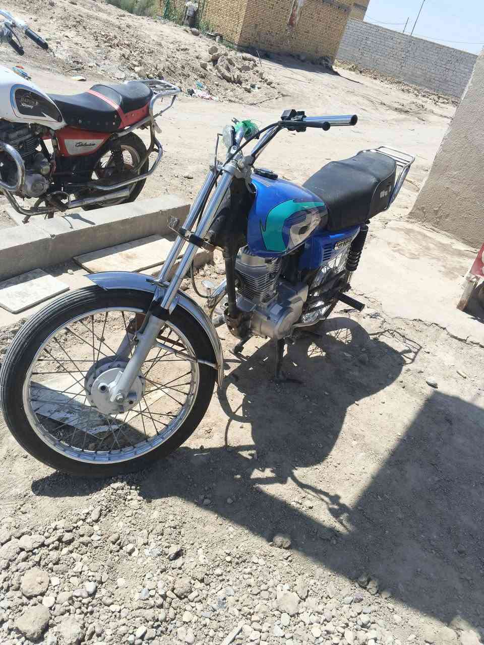 سلام عليكم  دراجه نامه البيع كلك كلك  سعر 375وبيه مجال ***********
