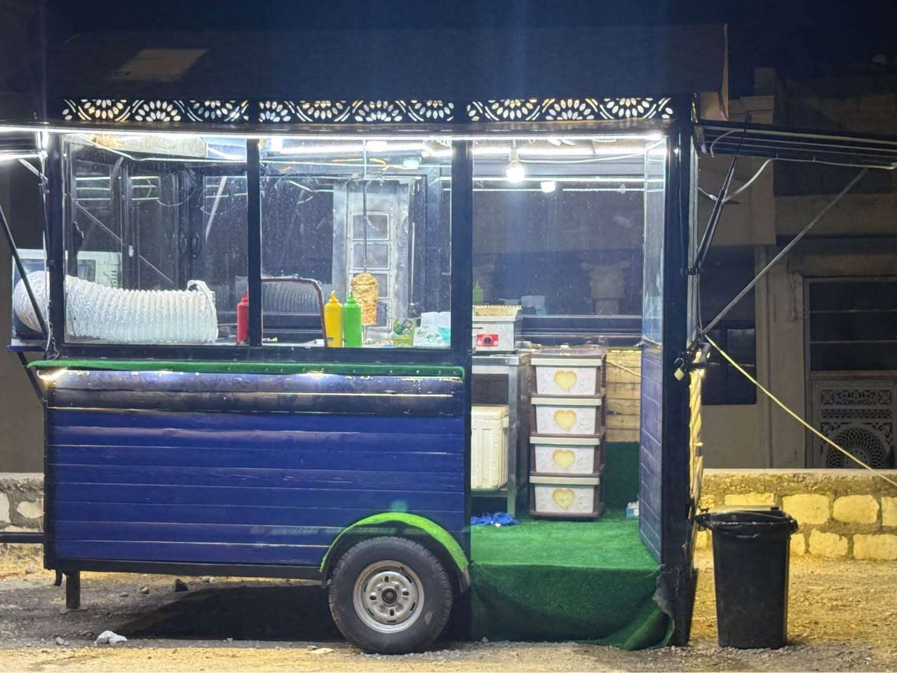 باشترینو ناوازەترین کەرە ڤانەی شاورمە گەردەت هەوێ ببیە خاوەن کاری خۆت وەرە بێ دودلی ئەمکەرەڤانەیە ناوازە بکرە
ئامادەیە بۆئیش پێویست بە هیچ ئەشیایەک ناکات کامل ئەشیای کارکردنی لەگەلدایە ژ.م *********** Singapore
