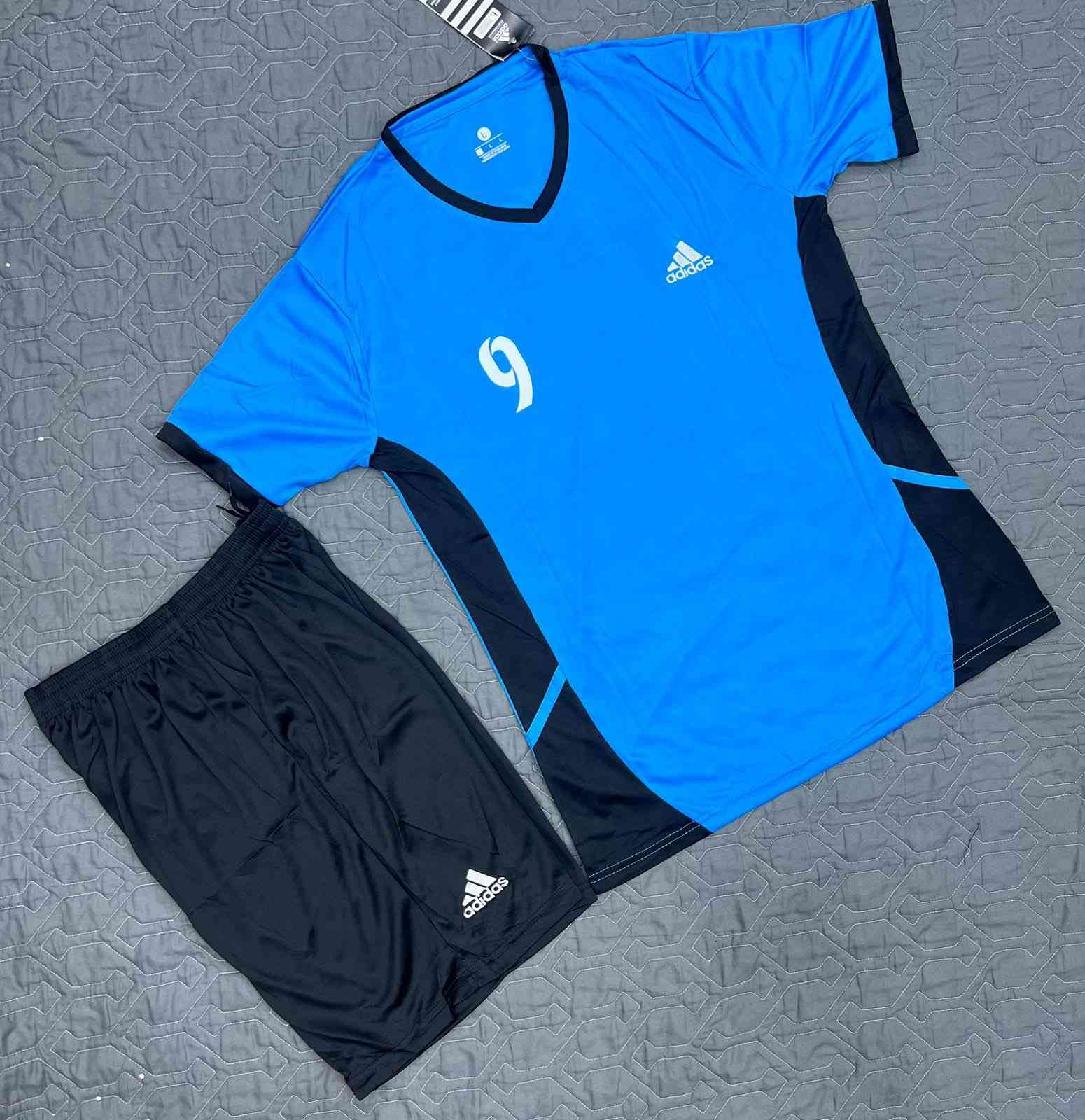 دريس وشورت درجة اولى 
مرقم صدر وظهر وشورت 

سعر الدرزن 65 الف فقط 

قالب جبير راهي 
قياسات m,l,xl,xxl  

توصيل 5 لكل العراق


**إذا كنت صاحب هذا الإعلان وتريد حذفه لأي سبب، رجاءا أرسل رسالة إلى الدعم الفني**