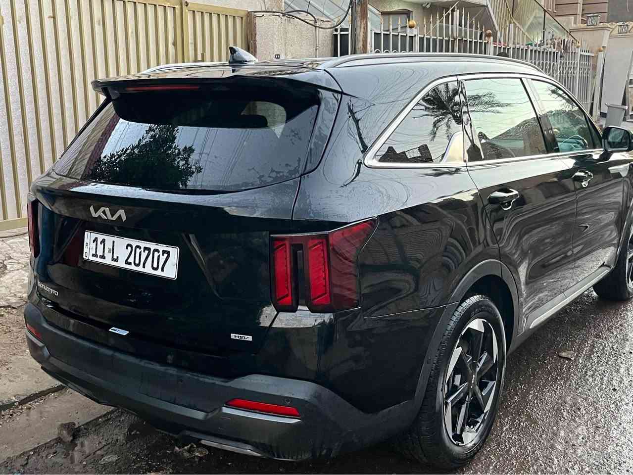 كيا سورنتو امريكي موديل 25 
فول ماعدا بنوراما 
ماشيه 4 
زيرو زيرو 
بصمه سياره 
داخل جلد 
كشن منفاصل VIP
حساسات خلفي و امامي 
كامره 
صندوك كهرباء
كشنات كهرباء
تبديل جاملغ و بنيد وصندوك نفس لون بدون صبغ
بجم كبس بلادي 
ايرباك استيرن طاك 
السياره باسمي 
الدوره
ابو طياره 
*********** بغداد, العراق
