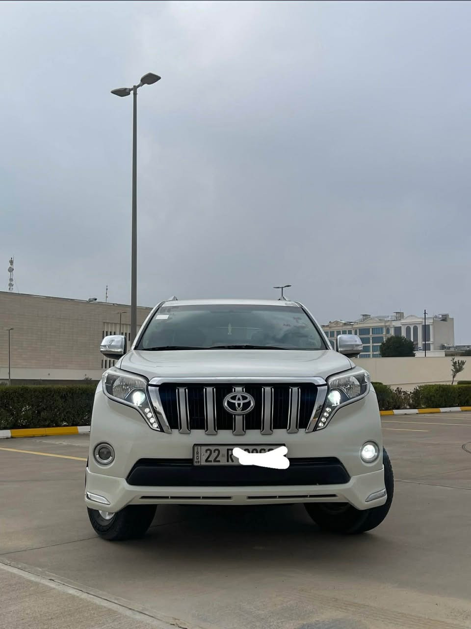 تويتا پرادو ٢٠١٠ 
شكلي كراوةتة ٢٠١٧ 
بي بوياغة 
دو بارجةي بة بيلادي گؤراوة 
فول مواسةفاتي ٤ بستن
دةبل سبير
لايت زينون بشت و بيش ليد
سةلاجة
ناو زةرد 
جام كارةبا
ئيكو
ئيم پري فايةر 
تراكشن  
زور مواسةفاتي ديكة 
 
گير  و دةبل اكسل بةشةرت
كراية غاز و بةنزين
سةنةوي و رقةمي نوية
ناونيشان هةولير 
*********** أربيل, العراق
