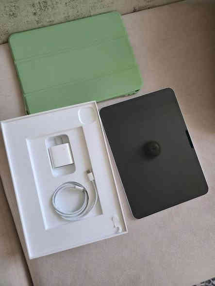 للبيع ايباد 11 برو M4  ..2025 
ذاكره 256 
استخدام لغرض الدراسه لمدة 4 اشهر فقط 
البطاريه 100 % 
عدد مرات الشحن 33 
ملحقات كامله 
وياه هدية لزكة وحافظه 
السعر مليون و100 وبي مجال 
الجهاز اخو الجديد
***********
