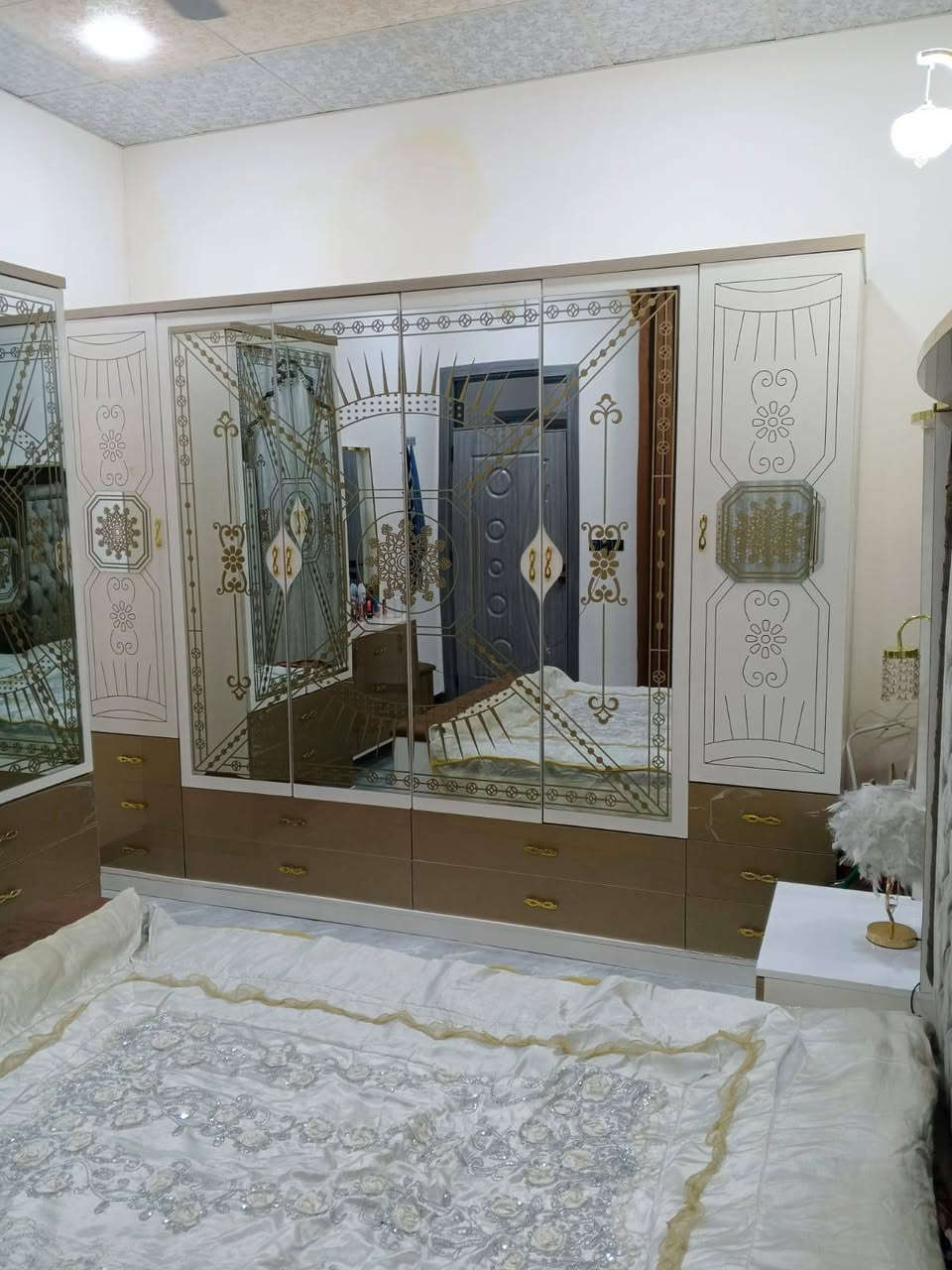 غرفه تركي للبيع تسع قطع نظافه 90% السعر خاص ***********
