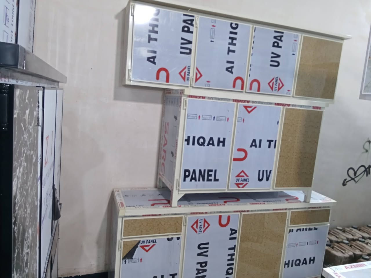 تخفيضات كاونتر مترين عدل وسنك متر و30 شغل بدل بوري تخفيضات بسعر الجمله 270 فقط ويتوفر جميع الالوان والقيسات للحجز اتصال ع رقم ***********
