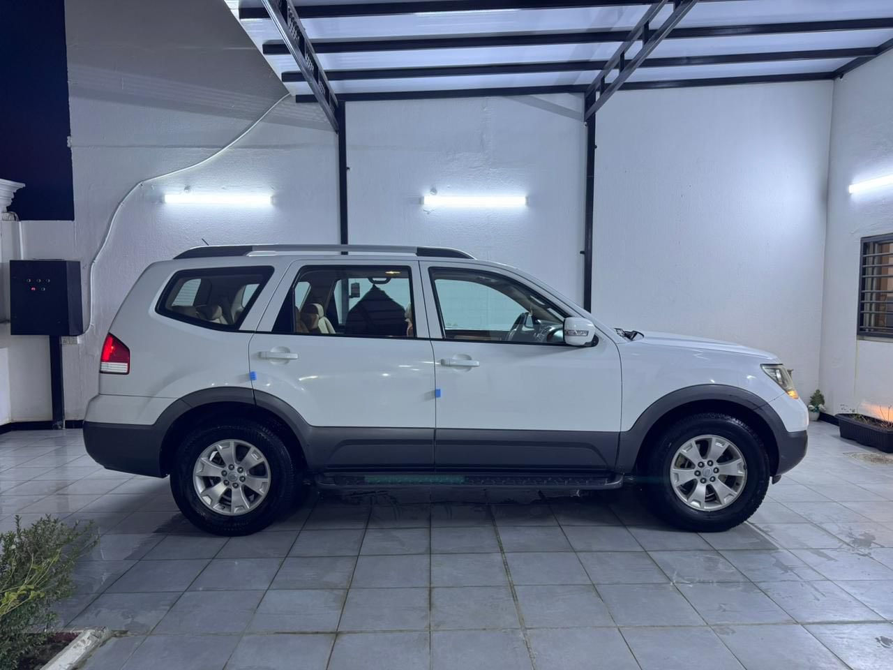 السعر 148        المكان النجف الأشرف 
كيا مهافي مديل 2011  جديده جدا على وضع الشركة كفاله عامه حتى الباغه عدا بارد جدا بسيط مينشاف بالعين فقط بالسونار والسونار مرفق مع الصور مكينه كير على وضع الشركة ماشية 200 الف أصل تدك جرص رقم نجف دولي 
كلشي بيهه ع وضع الشركة 
رقم الجوال ***********
بيع او مراوس حسب القناعه
