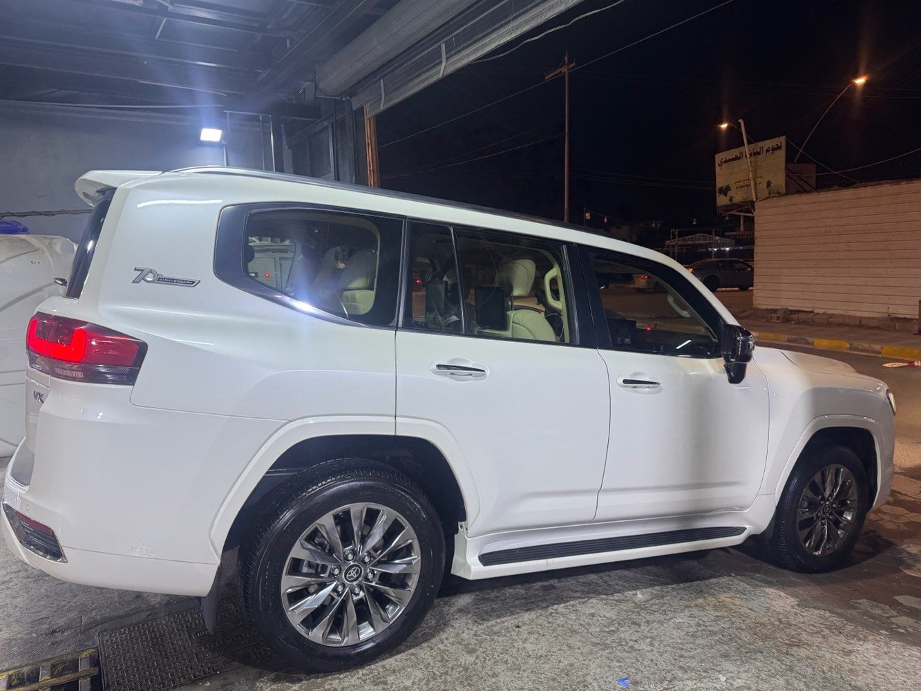 لاندكروز 2022 VX تون تيربو مكفوله كفاله عامه مشايه 30،000 السياره والسياره مغلفه ppf الشراي يتصل ***********