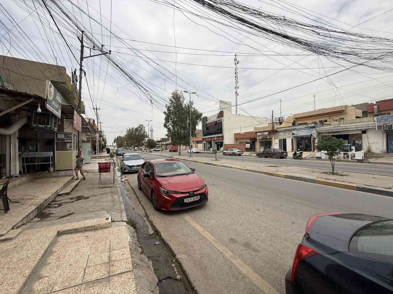 للإيجار للإيجار طابق ثاني في عمارة بدرج خاص معزول وحدها.
قاعة مفتوحة تقع على سايدين الاخاء والبكر قرب مختار الاخاء مساحة 230متر واجهة 20متر. 

 للاستفسار تواصل على واتساب فقط. 
‏ ‭0775 715 1464‬ اسيا / ‭0750 359 4652‬ كورك
