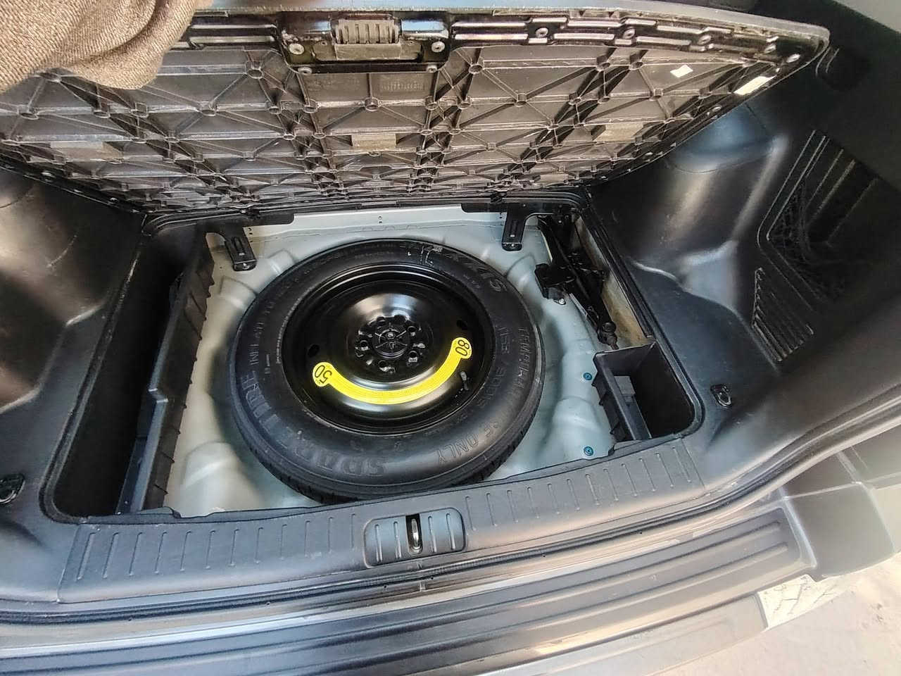 سلام عليكم توسان ٢٠٠٩
رقم بغداد انكليزي
السياره جديده بعده عله وضع الشركه
من دسك وقايش والئ اخره شركه ممبدلات بلاد
ماشيه ٦٣ الف
سبير منازل
وكلها شغاله مابيه اي نقص
غير متواجد عل فيس
*********** مكان ديالئ الخالص هبهب
