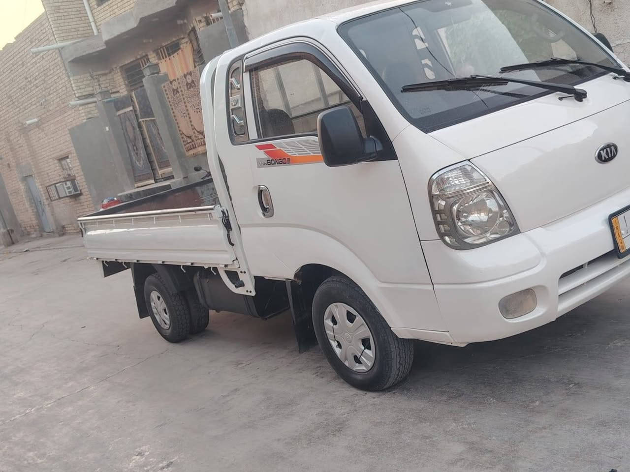 سلام عليكم ورحمة الله وبركاته سياره لبيع كيه حمل موديل 2011 
رقم واسط السياره بسمي تحويل مباشر عنوان واسط النعمانيه 
سعر 87 ورقه الاستفسار ع الرقم ***********
