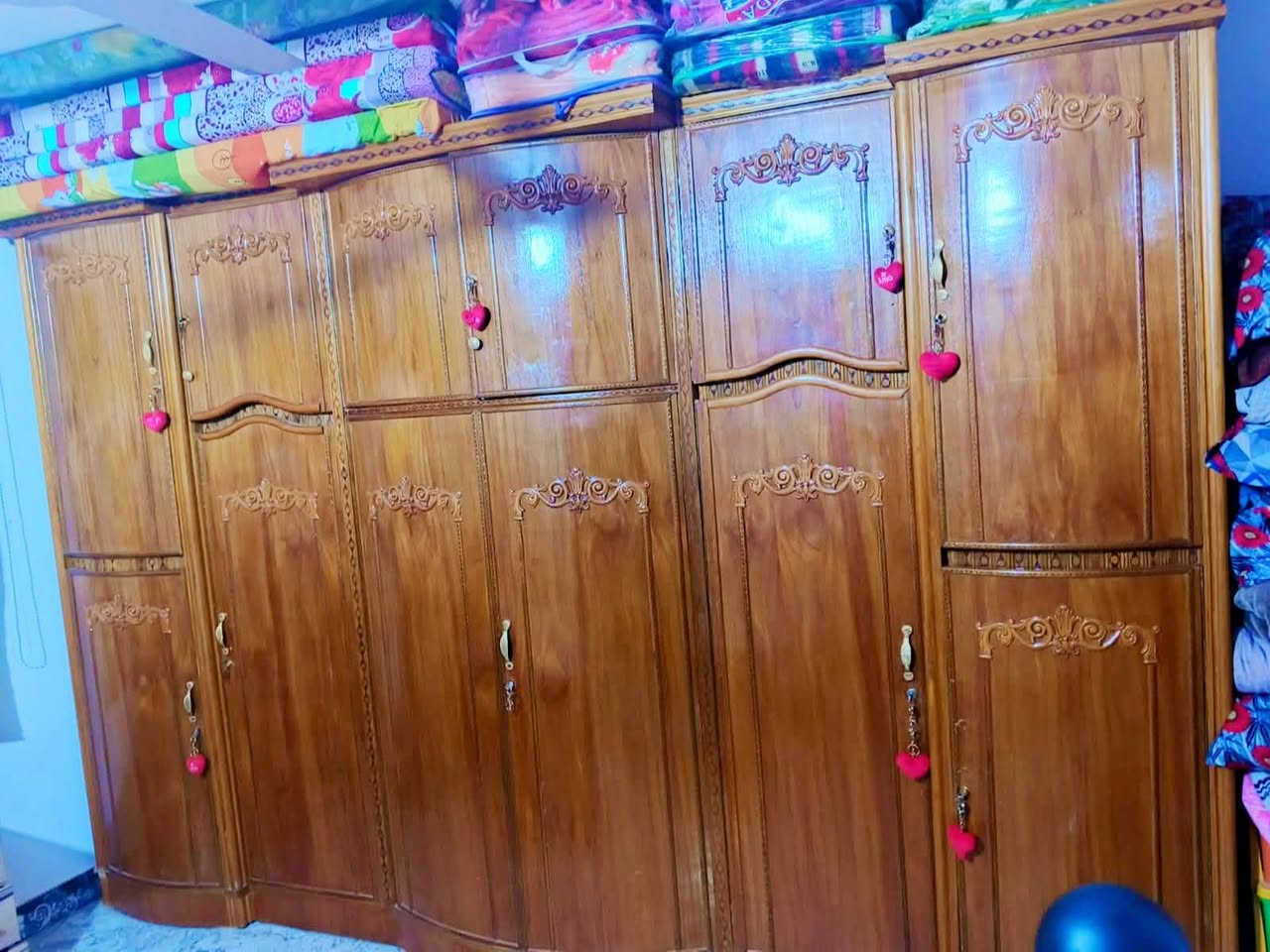 غرفه نوم للبيع ست ابواب للاستفسار الاتصال على الرقم ***********

