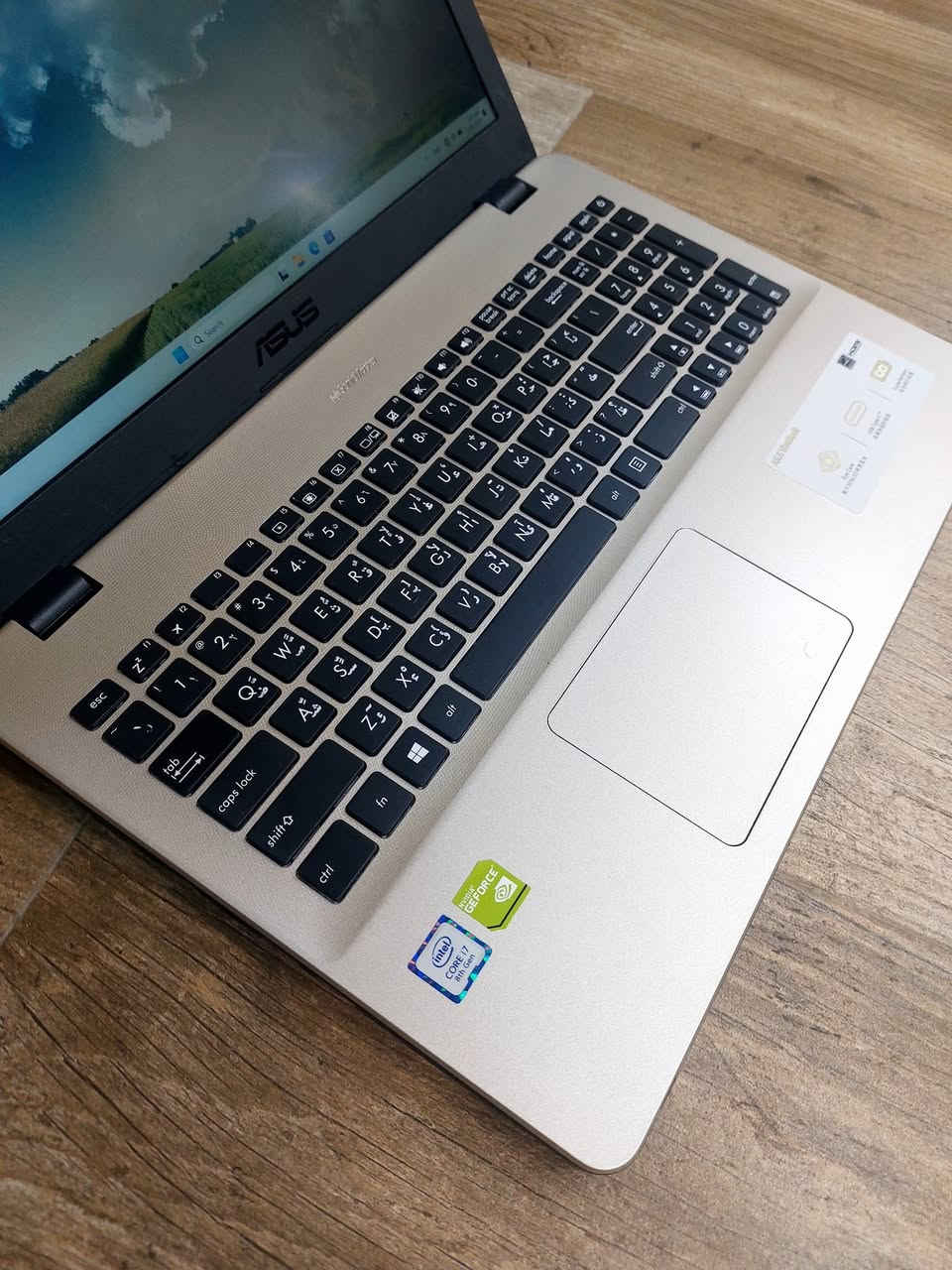 لابتوب لون ذهبي مميز جدا 
Asus Vivo Book x542un Ci7
مناسب للبرامج الهندسية والتصاميم والأمن السيبراني والبرامج المكتبية والحسابية  .
بسعر 440 الف دينار عراقي
Cpu Ci7-8550U جيل ثامن 
Hard 256GB nvme قابل للتطوير 
Ram 8GB DDR4 قابل للتطوير 
Vga 4GB nvidia MX150 خارجي منفصل 
15.6 screen 1920x1080 FHD
Back-light Ar-En ضوئي 
Charger dell شاحن اصلي 
يمكن للزبون فحص اللابتوب وتشغيله والتأكد من المواصفات قبل الاستلام  اللابتوب.
نسبة النظافة 95%
ضمان لمدة خمسة أيام للفحص في حالة وجود خلل مصنعي تستبدل بنفس الموديل حصرا 
عنوان المكتب بغداد شارع الصناعة مجمع الرياش مكتب اليسر للتواصل والحجز ***********
