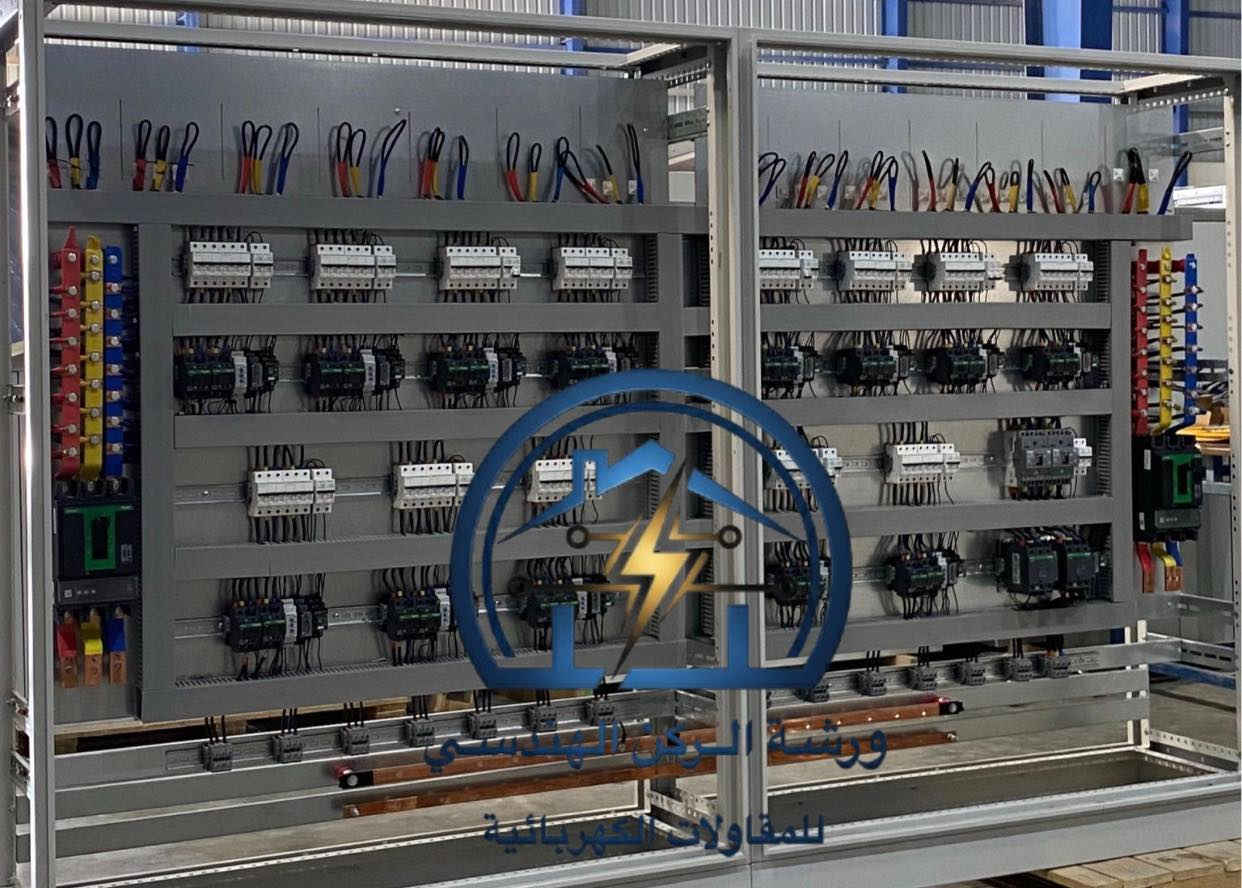 احد اعمالي تصميم وعمل بنل ATS لتحكم في 14 شقه سكنيه بمعايير  وشروط السلامةوكذلك تصميم بنل ats  لمنزل . للتواصل :   ***********
