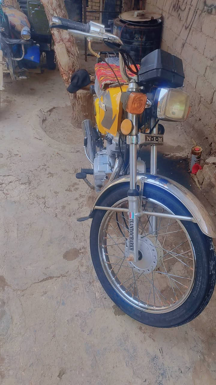 السلام عليكم دراجه رأشه البيع موديل 2021 شيل ربع اروق اصولي مفتوح مره واحده دراجه معمره كله غراض نامه بلد كهربائيات كله شغاله العنوان الديوانية مركز السعر خاص رقم الهاتف ***********
