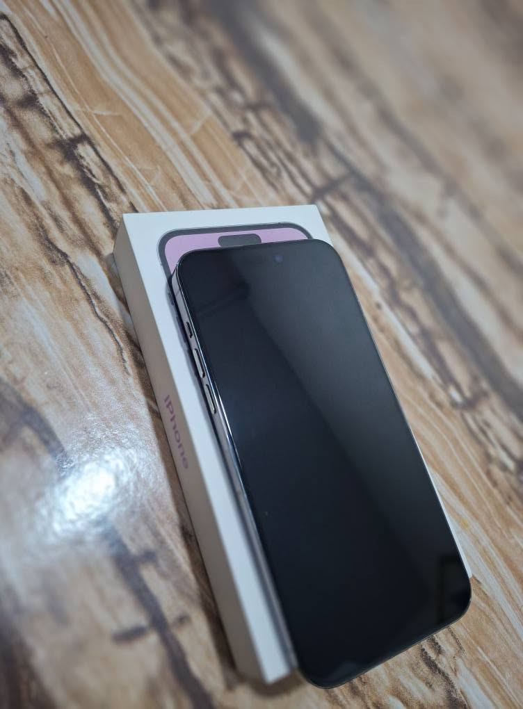 14 برو ماكس  وتر 
بطاريه 92 
ذاكره 256 
فقط الضهر مكسور ولباقي مكفول 
كامل ملحقاته 
للبيع او مراوس  اس24 الترا فقط 
السعر 850 وبي مجال قليل 
بصره زبير
*********** الزبير, البصرة

