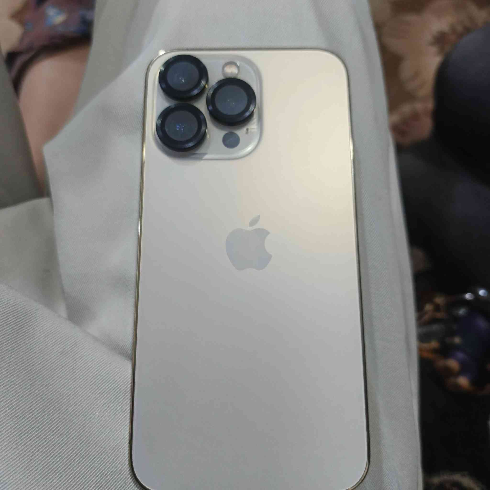 13برو فقط نضافه جهاز 100 /100 بطاريه 87 مرفوضه 93  رقم ***********
