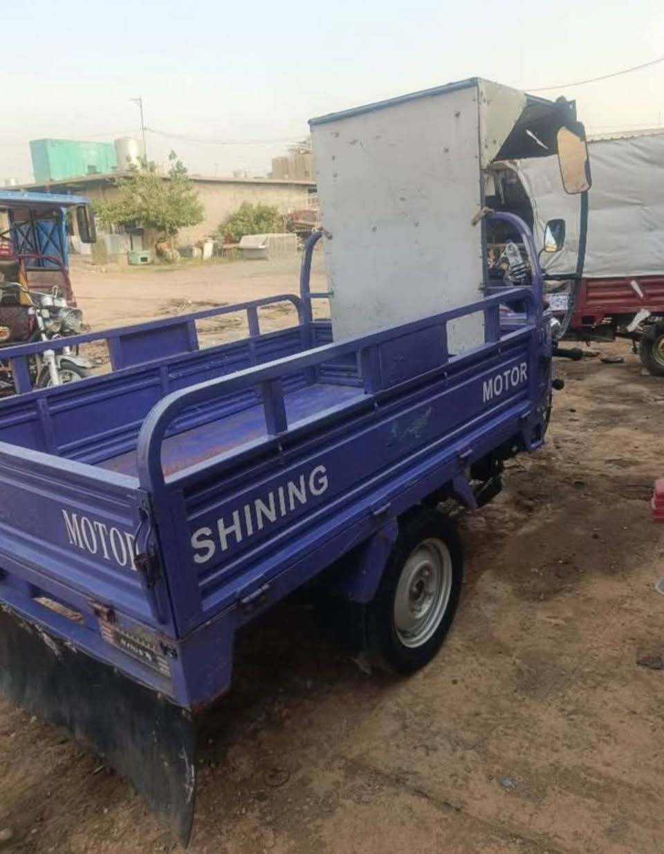 ماتۆری سی تایە زۆر خاوینە مەکینە 175cc هەموو گیانی بەشەرت  بەس ناو بۆدی کەمی ژەنگی هەیە  ئەلیکۆبۆنی تیابوە تا شخوت نەگری تەر بوە بۆتە ژەنگ  مەنەفیست مالی کاسبیە نرخی 13وەرەقە و کەمیک مەجال أربيل, العراق


**إذا كنت صاحب هذا الإعلان وتريد حذفه لأي سبب، رجاءا أرسل رسالة إلى الدعم الفني**