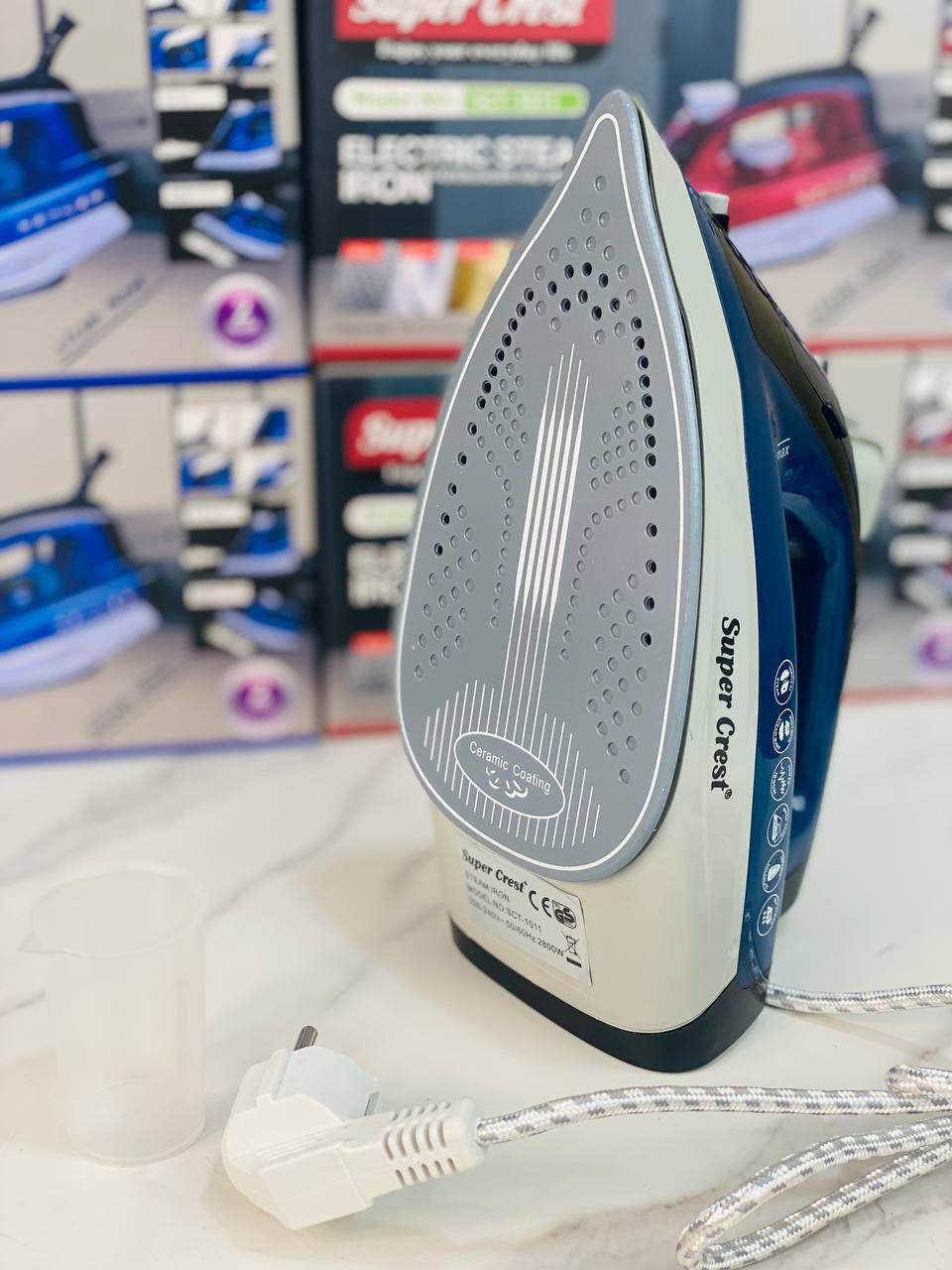 مكواة سوبر كريست الالماني 🇩🇪
# Super crest
✅ اوتي قاعدة من السيراميك - تعامل مع التجاعيد العميقة بأقل جهد مطلوب بفضل طلاء السيراميك غير اللاصق الذي يوفر انزلاقًا سهلًا على جميع الأقمشة، من الساتان الناعم إلى بياضات السرير السميكة.

✅ وظيفة كوي مزدوجة - تحتوي المكواة على وضعين، انفجار البخار . والبخار الكثيف يجعل القماش رطبًا، ويتبعه الحرارة، ف يجعل السطح بالكامل متساويًا. تساعد وظيفة انفجار البخار أيضًا في إعطاء نتيجة كوي واضحة.

✅ وظيفة مضادة للتكلس والتنظيف الذاتي - يمنع نظام إيقاف التنقيط التسرب لتجنب البقع من قطرات الماء - والكوي بثقة في أي درجة حرارة. تساعد وظائف مكافحة التكلس والتنظيف الذاتي على منع تراكم الجير - وهو أمر يمكن أن يمنعه من العمل بكفاءة.

✅ تحكم متغير في درجة الحرارة، وظيفة الرش - يمكنك بسهولة ضبط درجة الحرارة وفقًا لنوع القماش عن طريق تحريك التحكم في درجة الحرارة القابل للدوران.
#الاصلي المنشأ ألماني🇩🇪💯
السعر ٢٥ الف 
🚘 يوجد خدمة توصيل لجميع محافظات العراق ٤ الاف 🚘


**إذا كنت صاحب هذا الإعلان وتريد حذفه لأي سبب، رجاءا أرسل رسالة إلى الدعم الفني**