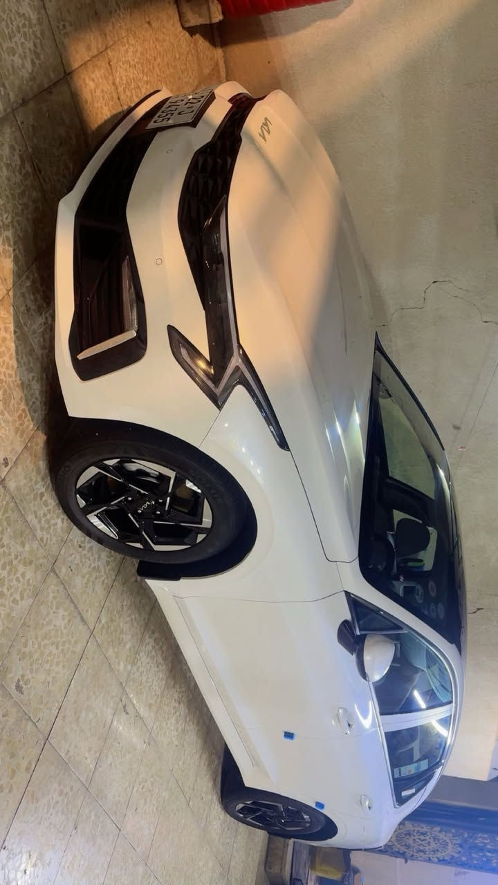 السلام عليكم للبيع كيا كي فايف خليجي موديل 2024 ماشيه ٢٩ الف كيلو متر على وضع الشركه السياره تحت الضمان الشركه الدوليه العراقيه مع كافه ملحقاتها السياره مكينه   2500cc السياره مكفوله 
 
🔴 بصمه عدد ثنين بالباب وبصمه.تشغيل   
بانوراما 
داخل ابيضّ 
كشنات جلد ابيضّ 
كأمره دواره HD 
مري شفط
ويل كروم 
حساس اطارات 
حساس اطارات رقمي 
جي بي إس 
تشغيل عن بعد 
مري طي 
اريل نفكيشن بالون الأسود اللامع 
شاشه متصل مع كار بلي بلاد 
تبريد لمس 
كشن كهرباء 
حساسات إماميه خلفيه 
تحكمات ستيرن 
مثبت سرعه 
درايف مود سبورت / كومفورت / ايكو / ماي درايف

⁉️السيارت حته دوائر مال غسل مابيه جديده كلش بعده بريحه الشركه
لون السياره لؤلؤي 
السعر ٢٢٨
الرقم :: ***********
