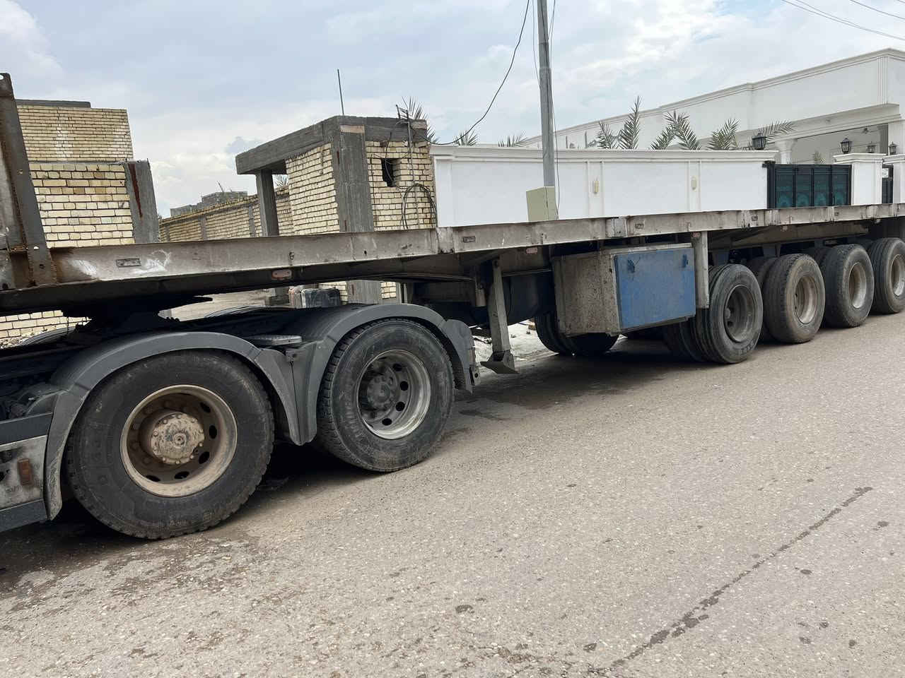 سلام عليكم عربانه حدادي شاسصيً١٦ شريط عادل اليمعدي أربع محاور صيني  رقم ***********
